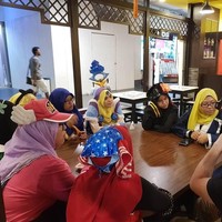 Selain aktif menjadi cosplayer, Saakira juga aktif mengikuti berbagai acara. Tak hanya sebagai peserta, ia pun hadir sebagai narasumber. Salah satunya saat acara workshop DIY membuat kostum beberapa waktu lalu di Malaysia. Foto: Istimewa