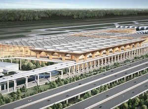 Landasan Pacu Bandara Suvarnabhumi Ambles, Pesawat China Airlines Terjebak