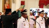 Mereka disumpah secara Islam.
