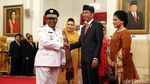 Jokowi Lantik Plt Gubernur Riau dan Bengkulu