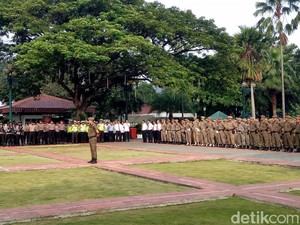 Anies Pimpin Apel Kesiapan Satpol PP Jelang Natal dan Tahun Baru