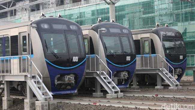 MRT Jakarta Menuju Operasi dan Menanti Fase II