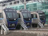 MRT Jakarta Menuju Operasi dan Menanti Fase II