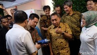 Pertamina mendapatkan dukungan dari berbagai sektor mulai dari Pemerintah melalui Kementerian ESDM, Kementerian BUMN, Kementerian Perindustrian, serta sinergi BUMN dengan Telkom dan PLN, Lembaga Pendidikan melalui UI, dan pelaku bisnis kendaraan listrik BMW, Toyota, Mitsubishi, dan Gesits serta pelaku bisnis charging station Bosch.