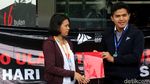 Buku Merah Jadi Kado dari Mahasiswa untuk KPK