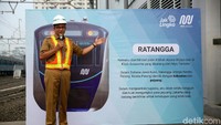 Gubernur DKI Anies Baswedan dengan jajaran PT MRT-Jakarta memberi nama kereta MRT rute Bundaran Hotel Indonesia (HI)-Lebak Bulus. Nama tersebut adalah Ratangga yang diambil dari puisi kitab Arjuna Wijaya dan kitab Sutasoma yang dikarang oleh Mpu Tantular.