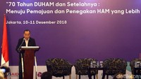 Para pembicara itu memaparkan pandangannya terkait isu-isu HAM dalam peringatan Hari HAM Sedunia.