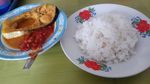 Gaya Makan Asyik Polisi Gamer dan YouTuber, Dede Sumarna