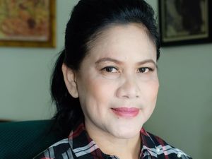Dampingi Jokowi di Debat Capres 2019, Iriana Anggun Berkebaya Putih