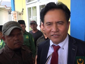 Yusril Minta Jokowi Maafkan Habib Bahar bin Smith