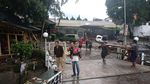 Foto Banjir Malang : Mobil Terseret, Tanah Ambrol