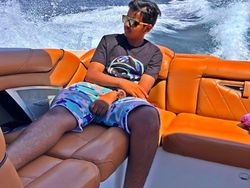 Gaya Tajir Melintir ala Instagrammer Remaja dari Dubai