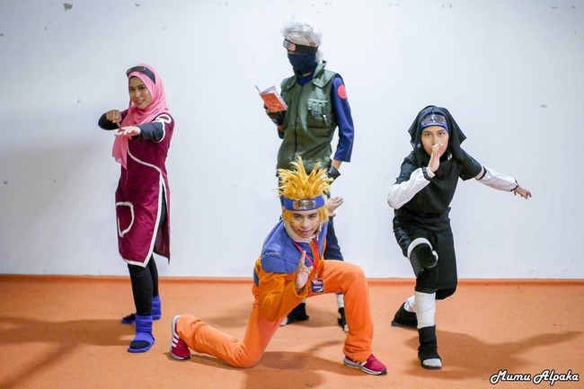 Tak hanya tampil sebagai Crystal Maiden, Saakira juga mengunggah berbagai tampilan di Instagramnya. Ia tetap memakai hijab saat memerankan banyak tokoh seperti Haruno Sakura dalam kartun Naruto. Foto: Istimewa