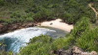 Inilah Pantai Ngitun yang tersembunyi (Pradito Rida Pertana/detikTravel)