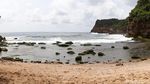 Foto: Libur Akhir Tahun ke Pantai Pribadi di Gunungkidul