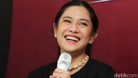 Dian Sastrowardoyo saat mengisi sebuah acara di kawasan Senopati, Jakarta Selatan pada Senin (10/12). Foto: Ismail/detikFoto