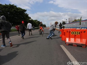 Peringati Hari HAM di Makassar, Mahasiswa dan Warga Malah Tawuran