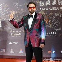 Nama belakang Nicolas Cage rupanya hanyalah nama panggung. Termasuk dalam klan Coppola (pamannya adalah sutradara legendaris Francis Ford Coppola), nama aslinya adalah Nicolas Kim Coppola. (Foto: Delia Arnindita Larasati/detikHOT)