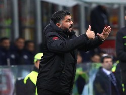 Gennaro Gattuso memberikan arahan kepada para pemainnya. Marco Luzzani/Getty Images.