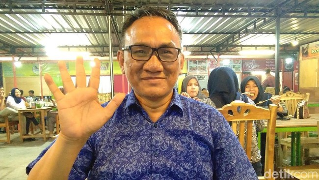 Andi Arief vs TNI AU Soal Pengecekan 7 Kontainer Surat Suara