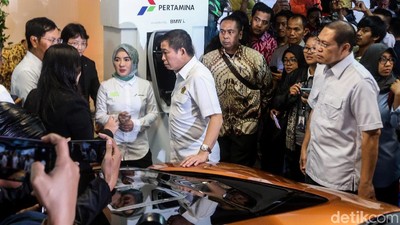 Punya Mobil Listrik? Tinggal Colok di SPLU Kuningan