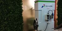 Beda Charging Station Mobil Listrik Pertamina Dan PLN