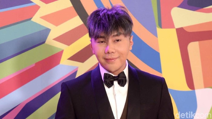 Roy Kiyoshi di acara Panasonic Awards 2018.