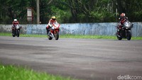 Akhirnya mereka lolos untuk mengikuti program MotoGP Street Experience RC213V-S yang digagas AHM.