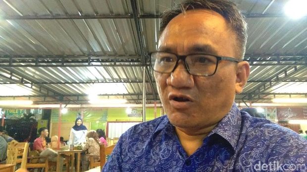 Andi Arief / 