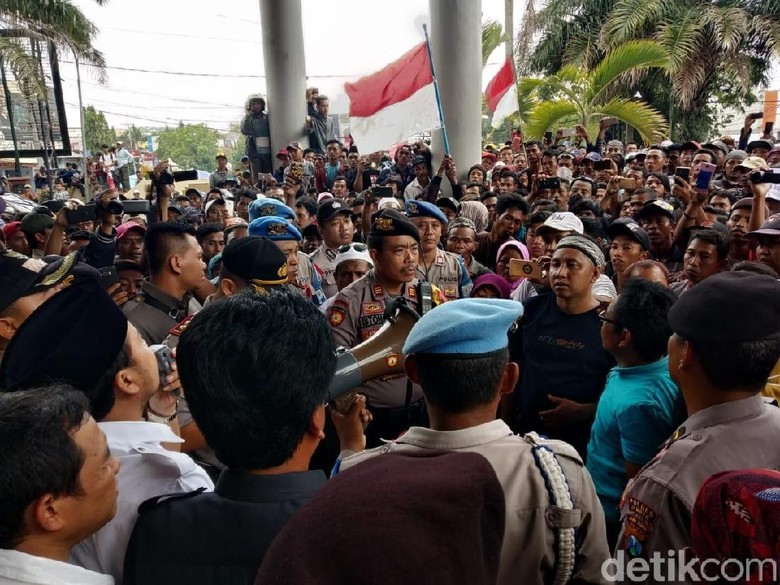 Ini Hasil Mediasi Warga Jember dan DPRD Soal Tolak Tambang Ini Hasil Mediasi Warga Jember dan DPRD Soal Tolak Tambang