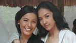 Lihat Keakraban Anya Geraldine dan Nina Kozok saat Syuting