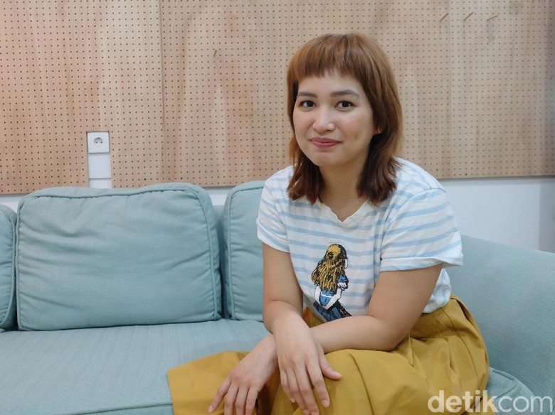 Puisi Anya Rompas Berasal dari Kebingungan Foto: Tia Agnes/ detikHOT Puisi Anya Rompas Berasal dari Kebingungan Foto: Tia Agnes/ detikHOT