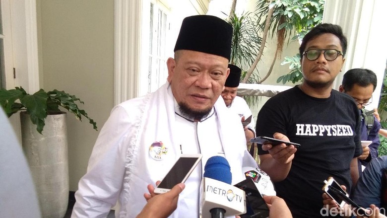 La Nyalla Tantang Prabowo Pimpin Salat dan Baca Al-Fatihah La Nyalla Tantang Prabowo Pimpin Salat dan Baca Al-Fatihah