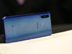 Penampakan Menawan Samsung Galaxy A8s