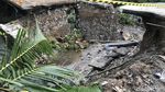Jembatan Padang-Bukittinggi Ambruk, Warga Bangun Jembatan Darurat