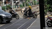 Tak tertibnya pengendara berujung celaka.