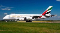 Airbus A380-800. Berat kosong: Sekitar 277.000 kilogram. Panjang: 72,72 meter. Lebar sayap: 79,75 meter. Penerbangan pertama: 2005 (Foto: CNN)