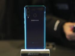 Penampakan Menawan Samsung Galaxy A8s