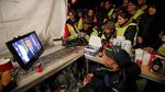 Presiden Macron Buka Suara Terkait Demo Rompi Kuning di Paris