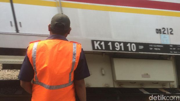 Perlintasan kereta api di Latumenten, Grogol, Jakbar, Selasa (11/12/2018)