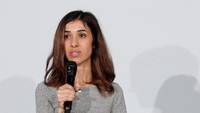 Keberanian Nadia Murad berbicara kepada dunia atas masa lalu kelamnya sebagai upaya untuk mengkampanyekan dampak dari pemerkosaan sebagai senjata perang. Sebagai seorang penyintas kekerasan seksual, Murad berkampanye untuk memastikan tak ada lagi pihak yang menggunakan pemerkosaan sebagai senjata perang di masa mendatang. Yoan Valat/Pool via Reuters.