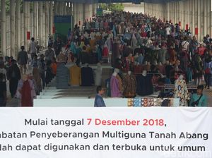 Ratusan Pedagang Mulai Tempati Kios di Skybridge Tanah Abang