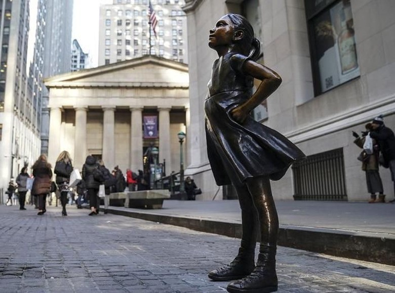 Sempat Diprotes, Patung Fearless Girl Kini Punya Rumah Permanen Sempat Diprotes, Patung Fearless Girl Kini Punya Rumah Permanen