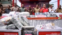Ini barang bukti yang akan dimusnahkan. Ada berbagai jenis barang yang akan dimusnahkan.
