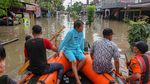 Banjir Landa Pekanbaru, Warga Dievakuasi
