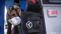  Ada 3 cara pemusnahan barang bukti, seperti dilindas alat berat, dibakar, hingga dioven untuk memusnahkan narkotika.