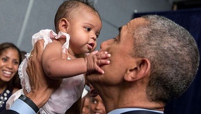 Kedekatan Barack Obama dengan Anak-anak