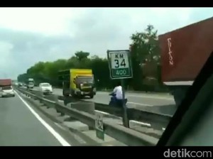 Yang Harus Dilakukan Pengendara Saat Lihat Motor Masuk Tol