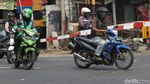 Warga Nekat Bertaruh Nyawa di Perlintasan Kereta