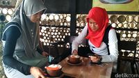 Sensasi Kenyal Legit Cendol Hitam Khas Blitar